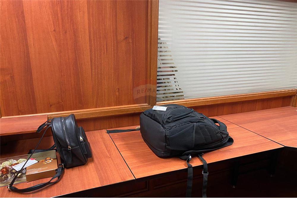Office for Sale in SANTA BARBARA Distrito Capital 110111